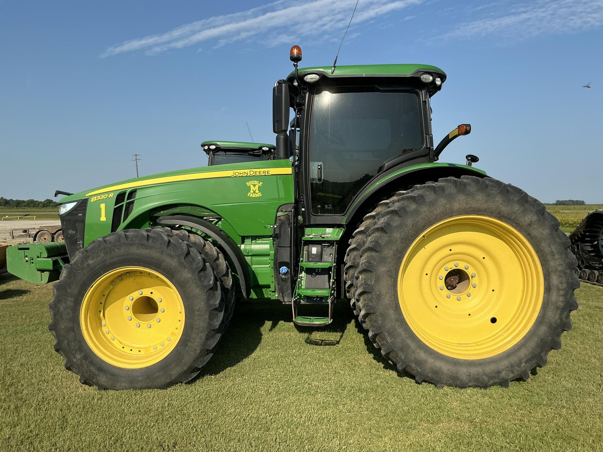 2019 John Deere 8320R Image