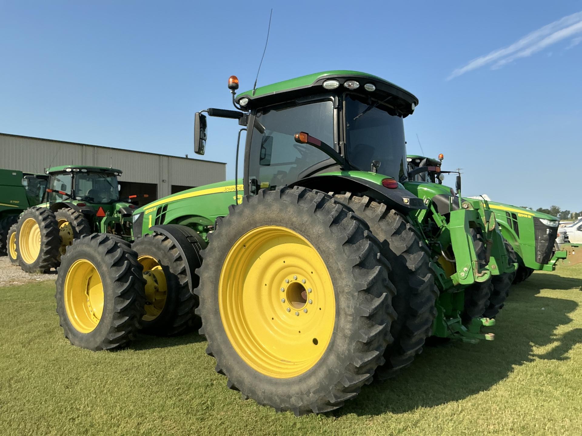2019 John Deere 8320R Image