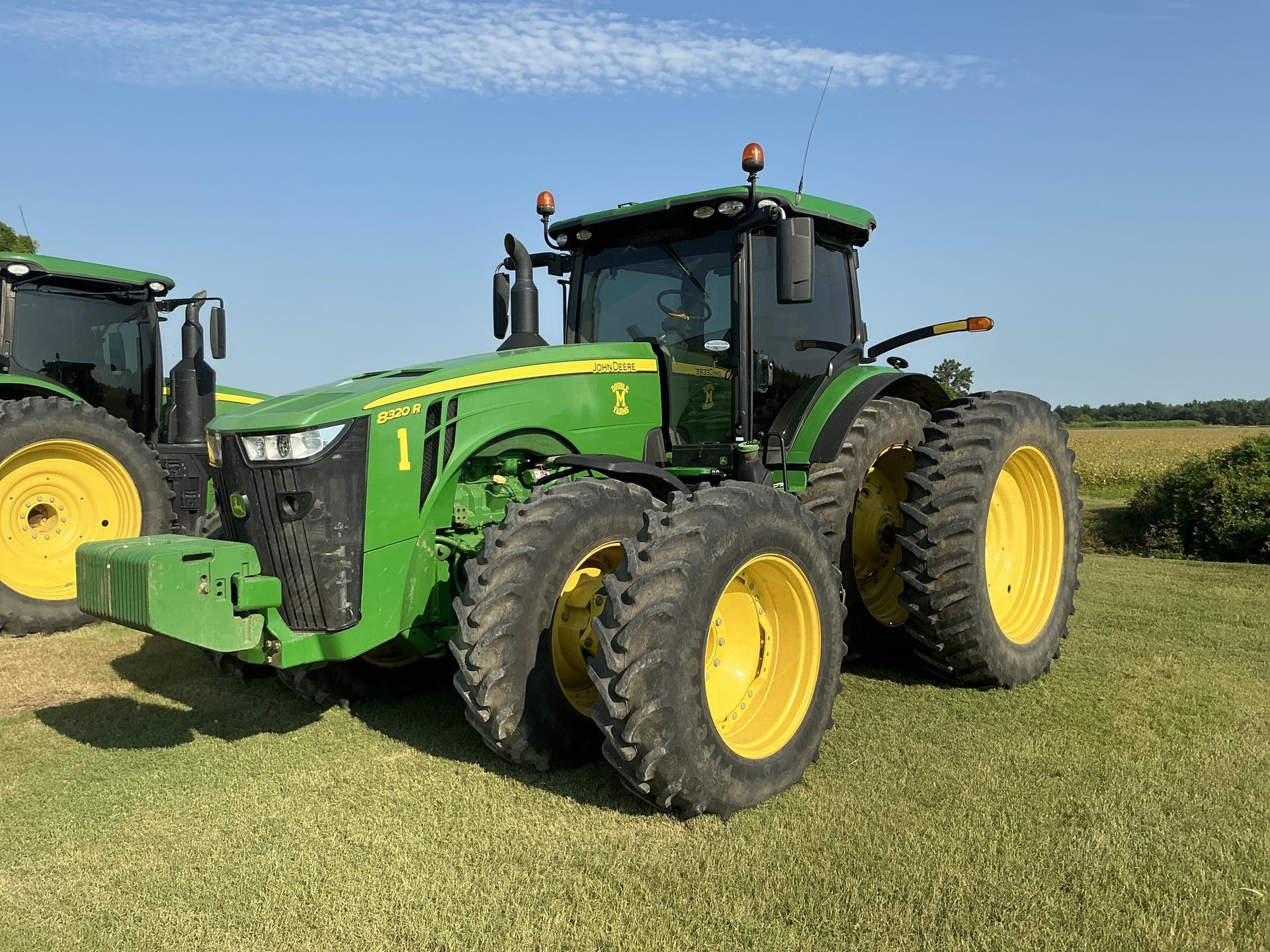 2019 John Deere 8320R Image