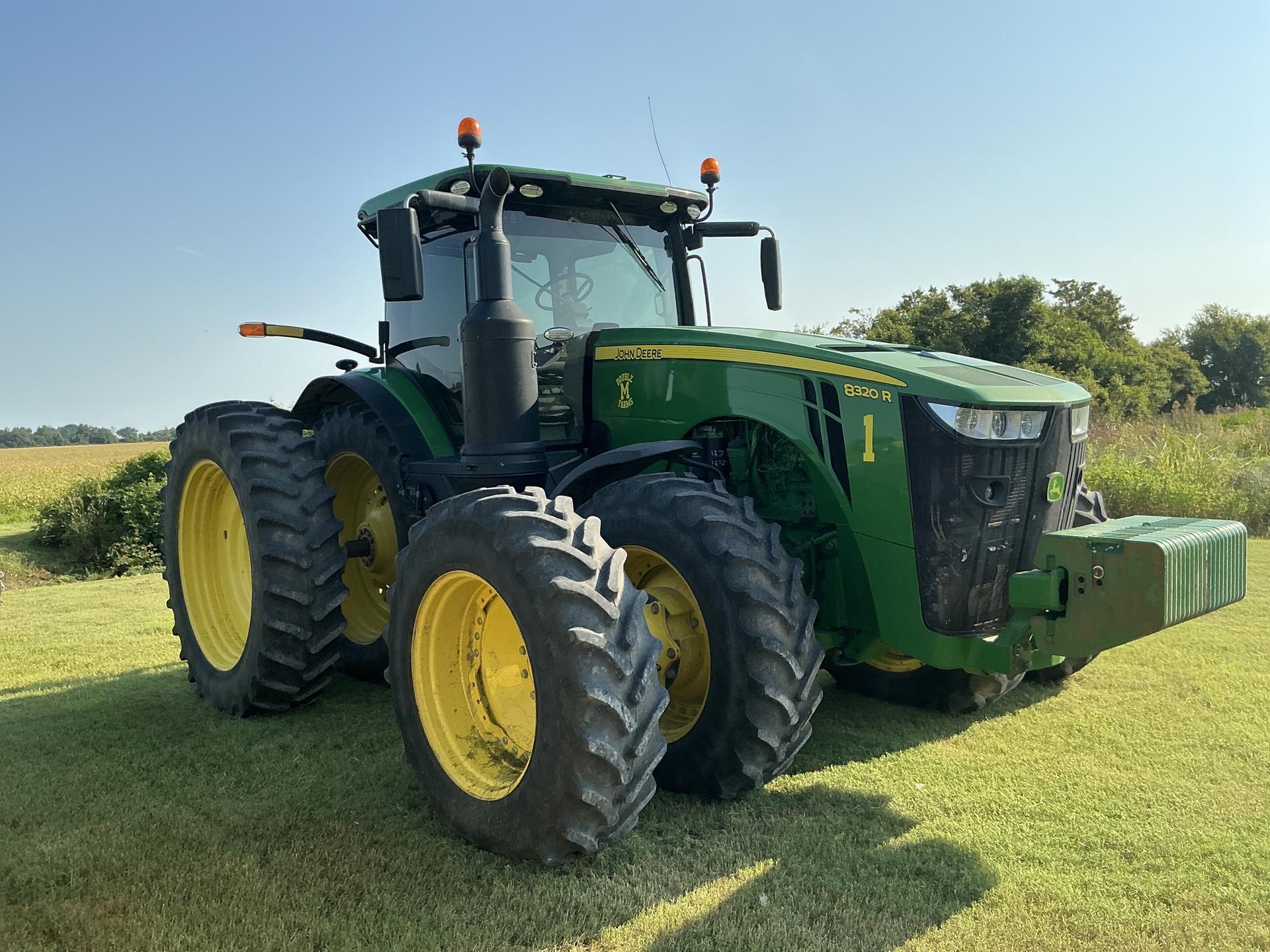 2019 John Deere 8320R Image
