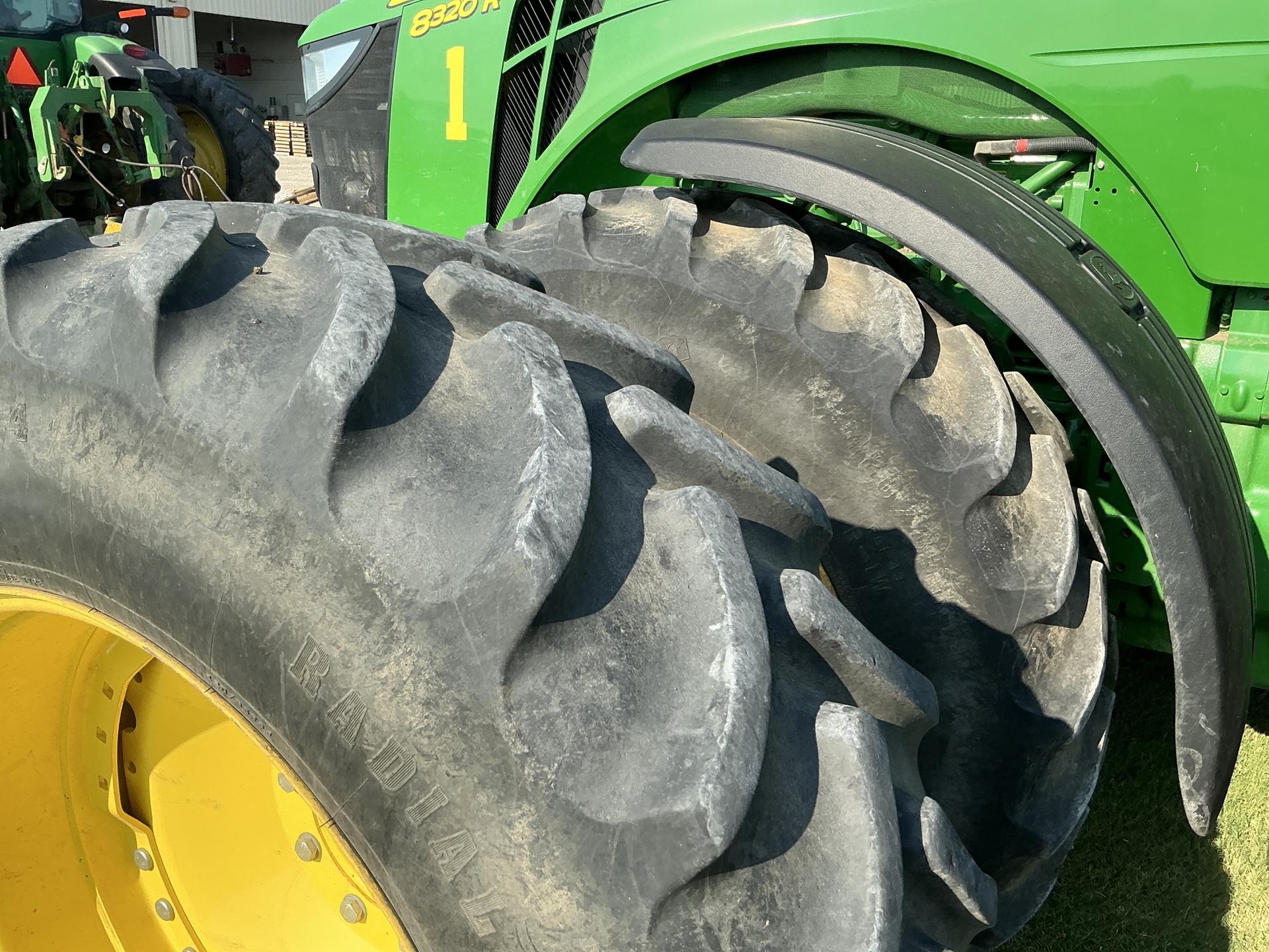2019 John Deere 8320R Image