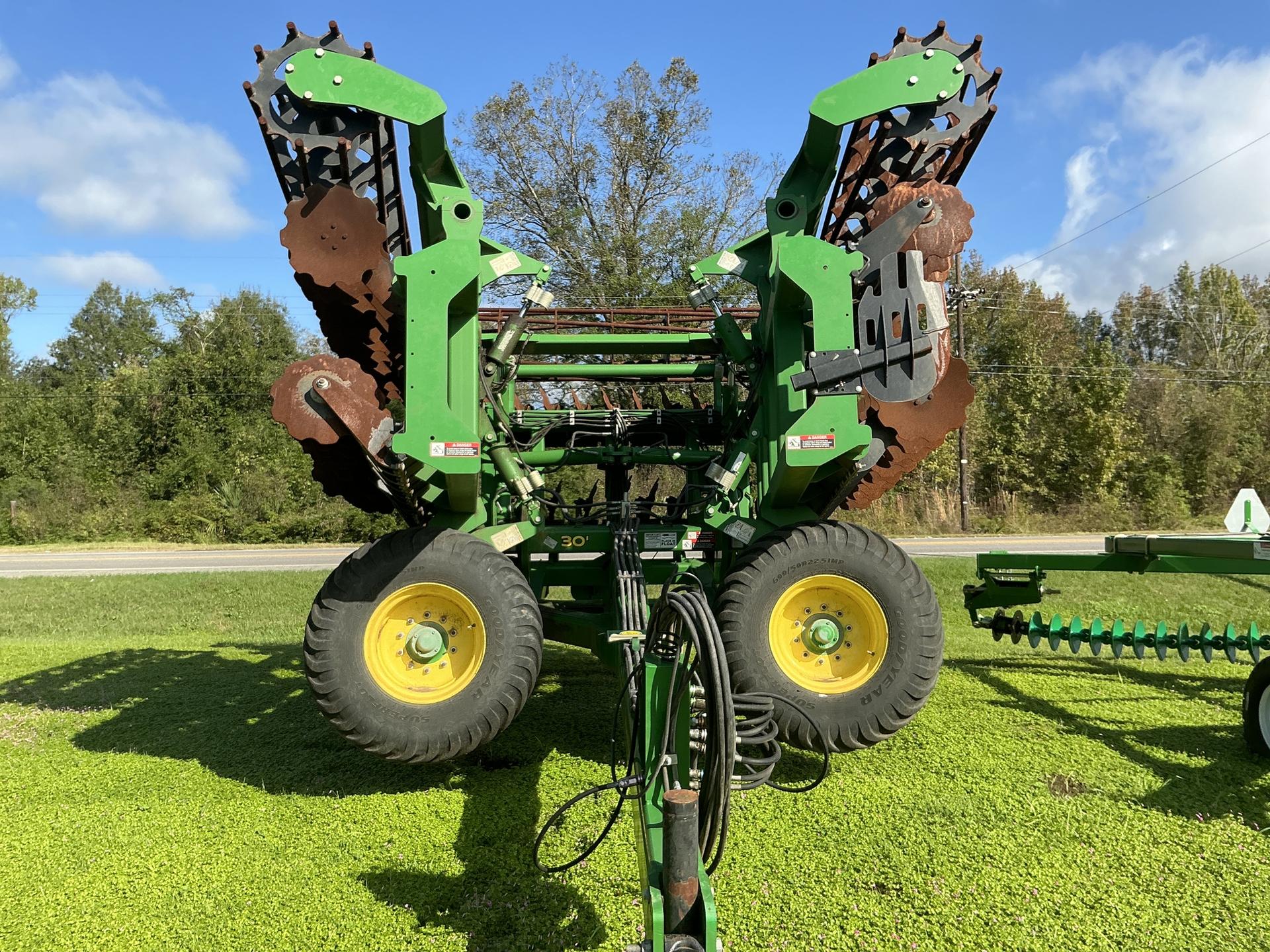 2021 John Deere 2680H 30’ Image