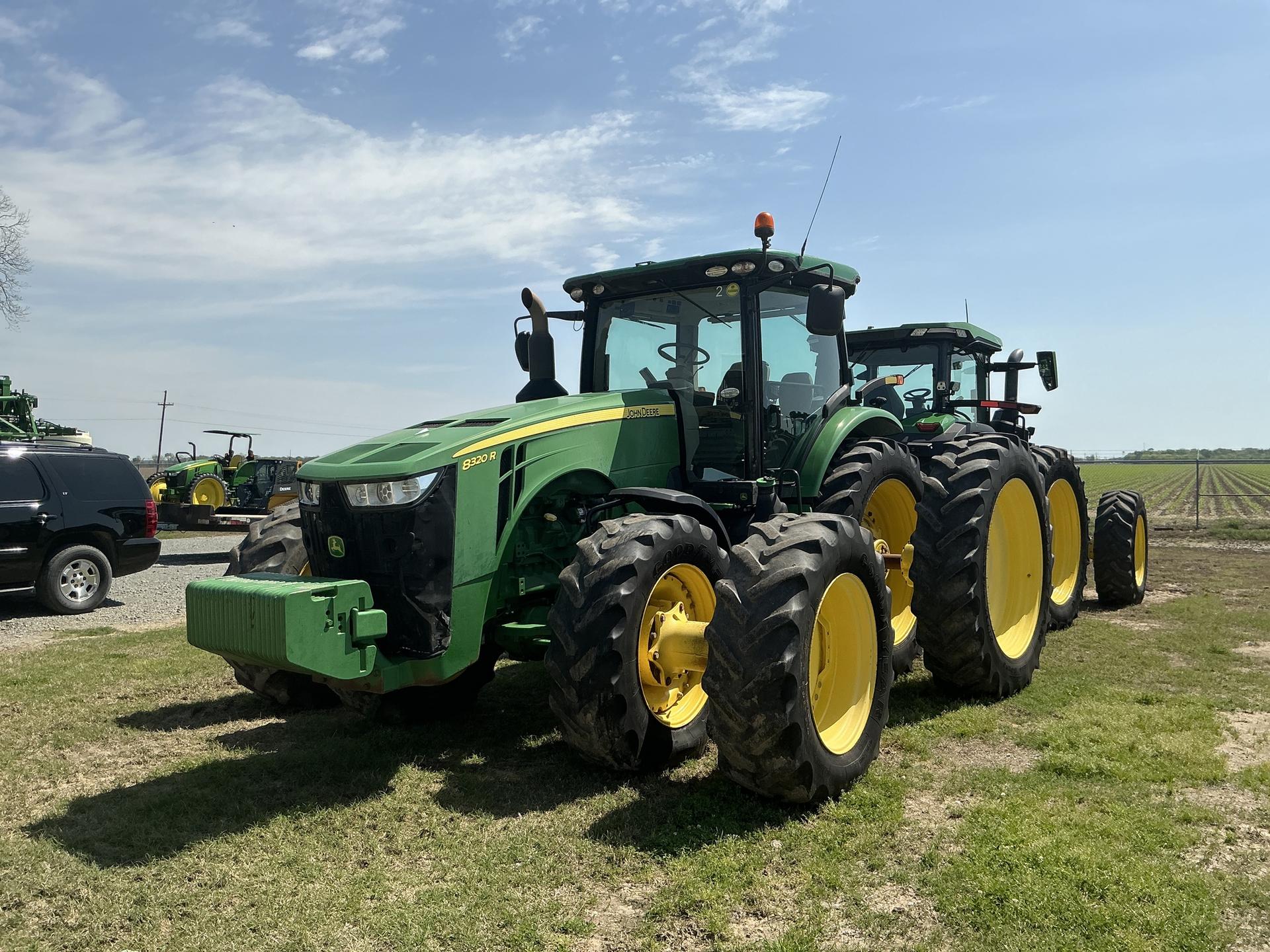 2015 John Deere 8320R Image