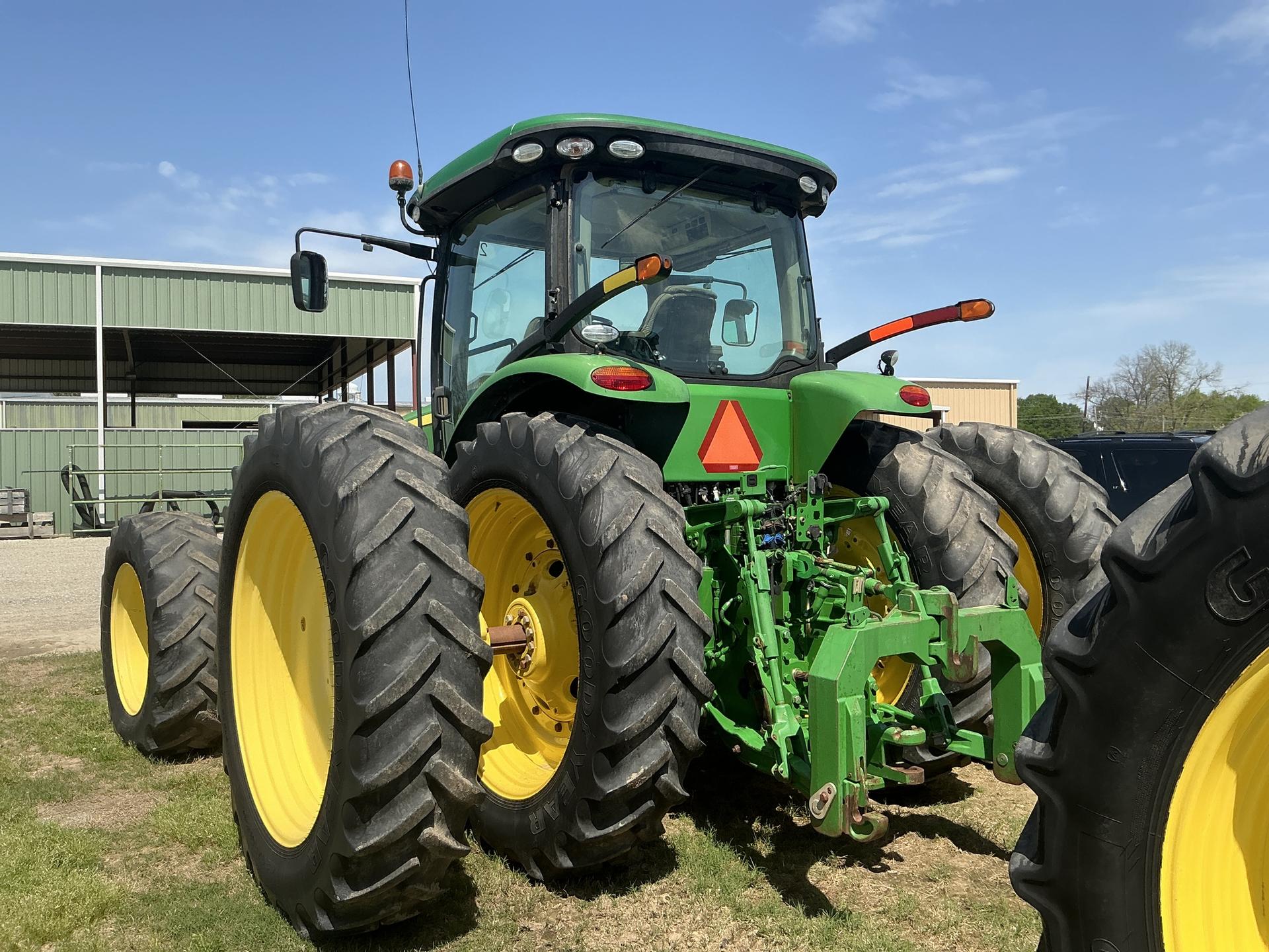 2015 John Deere 8320R Image
