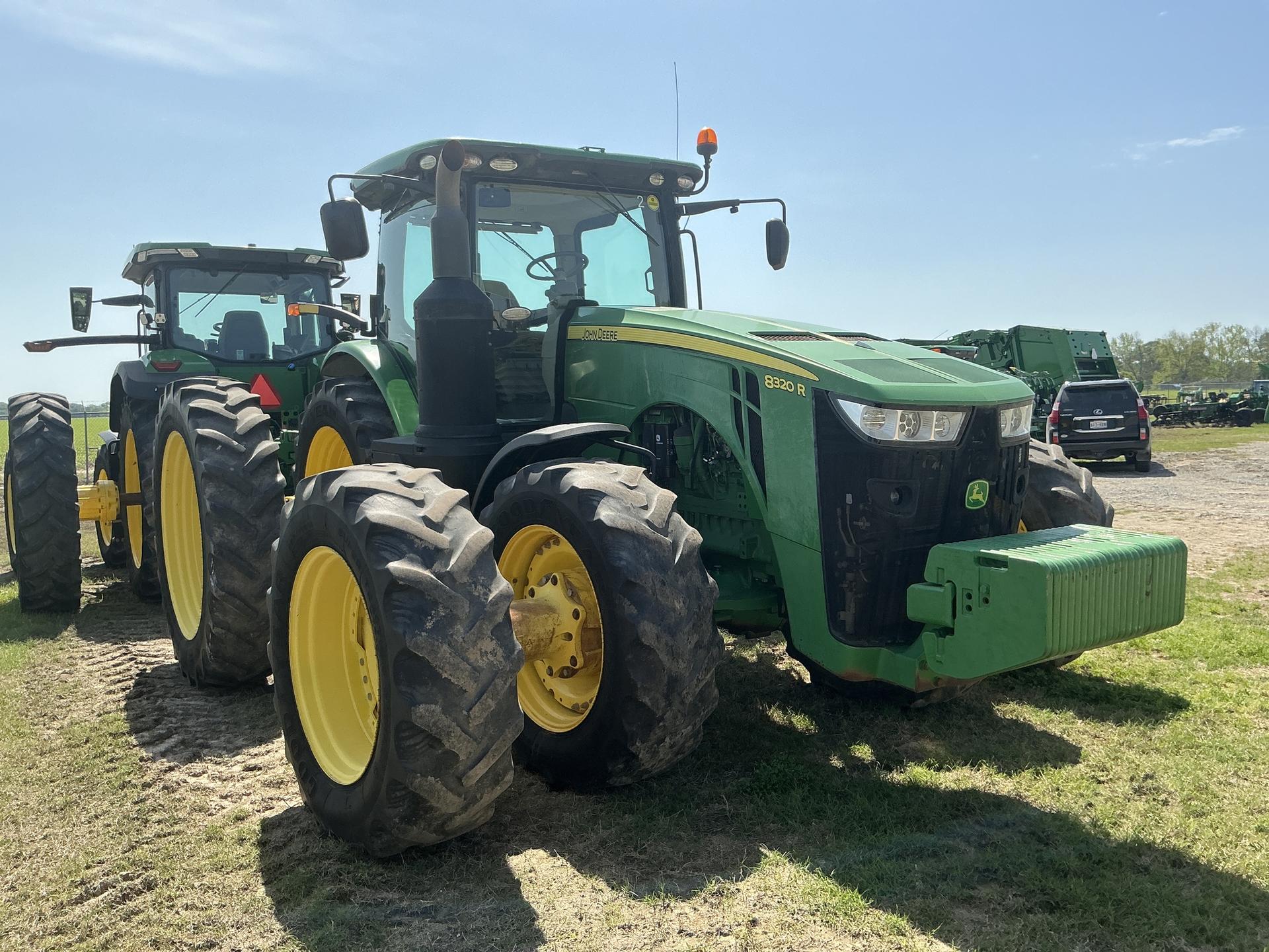 2015 John Deere 8320R Image