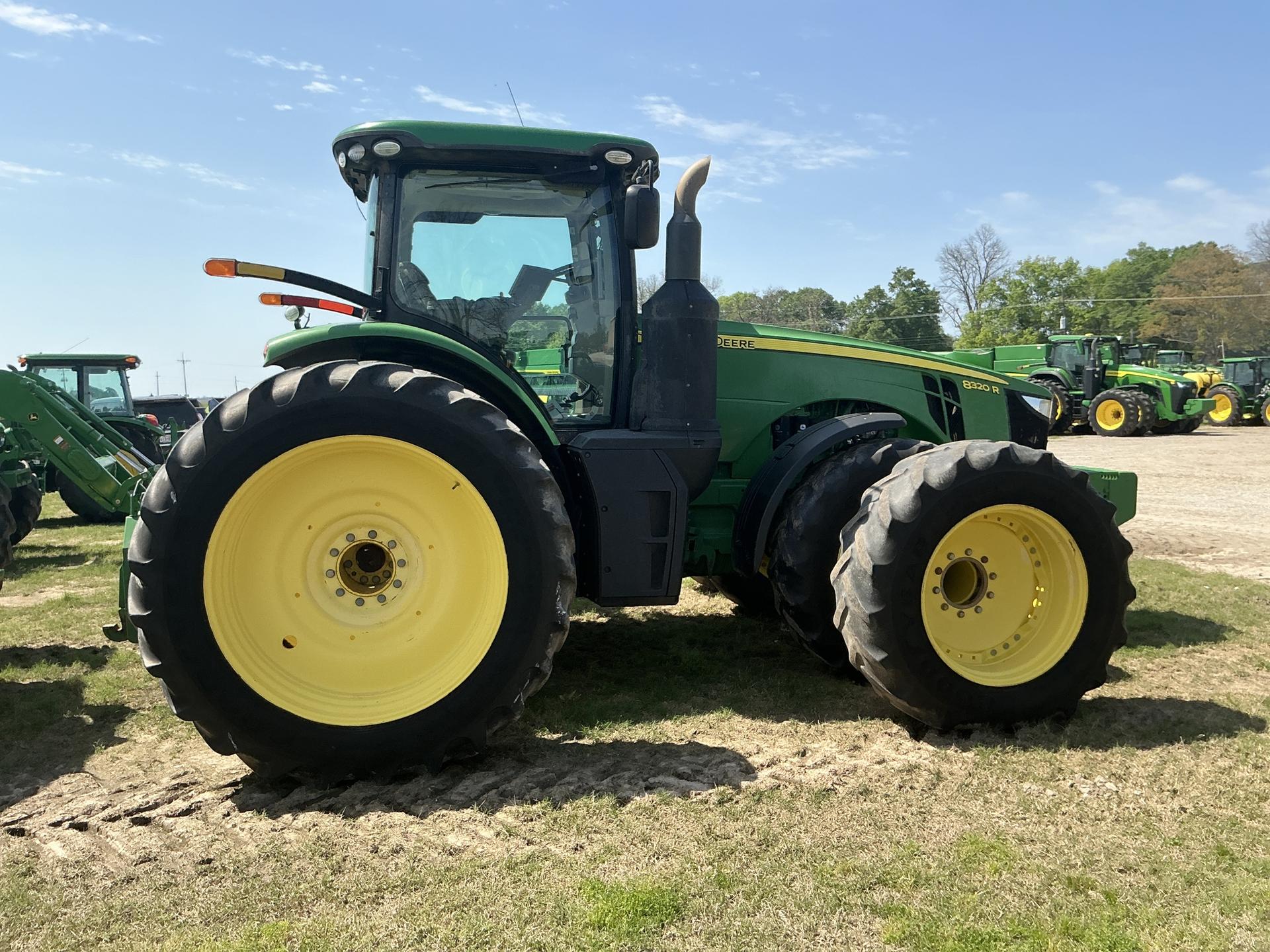 2015 John Deere 8320R Image