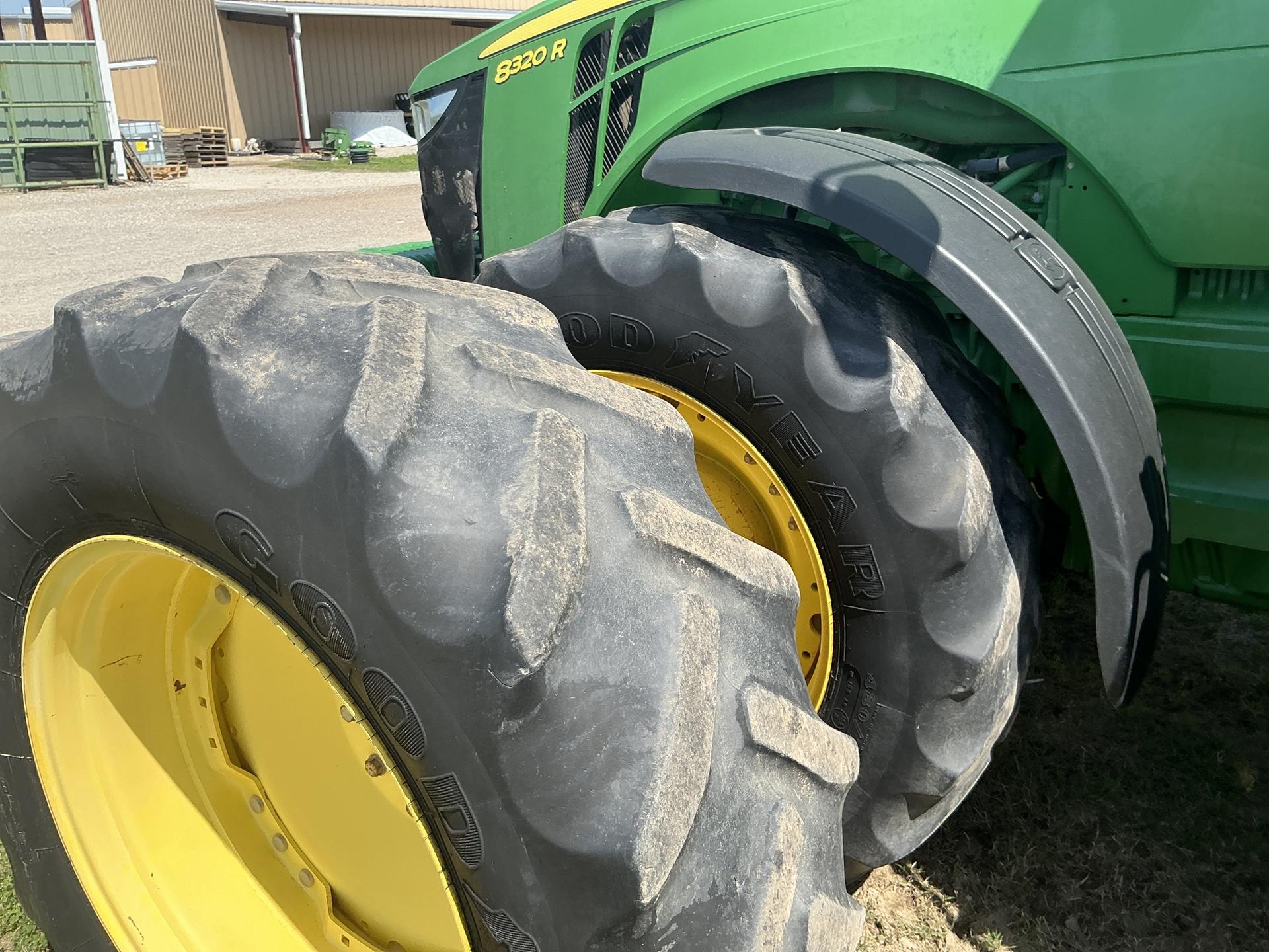 2015 John Deere 8320R Image