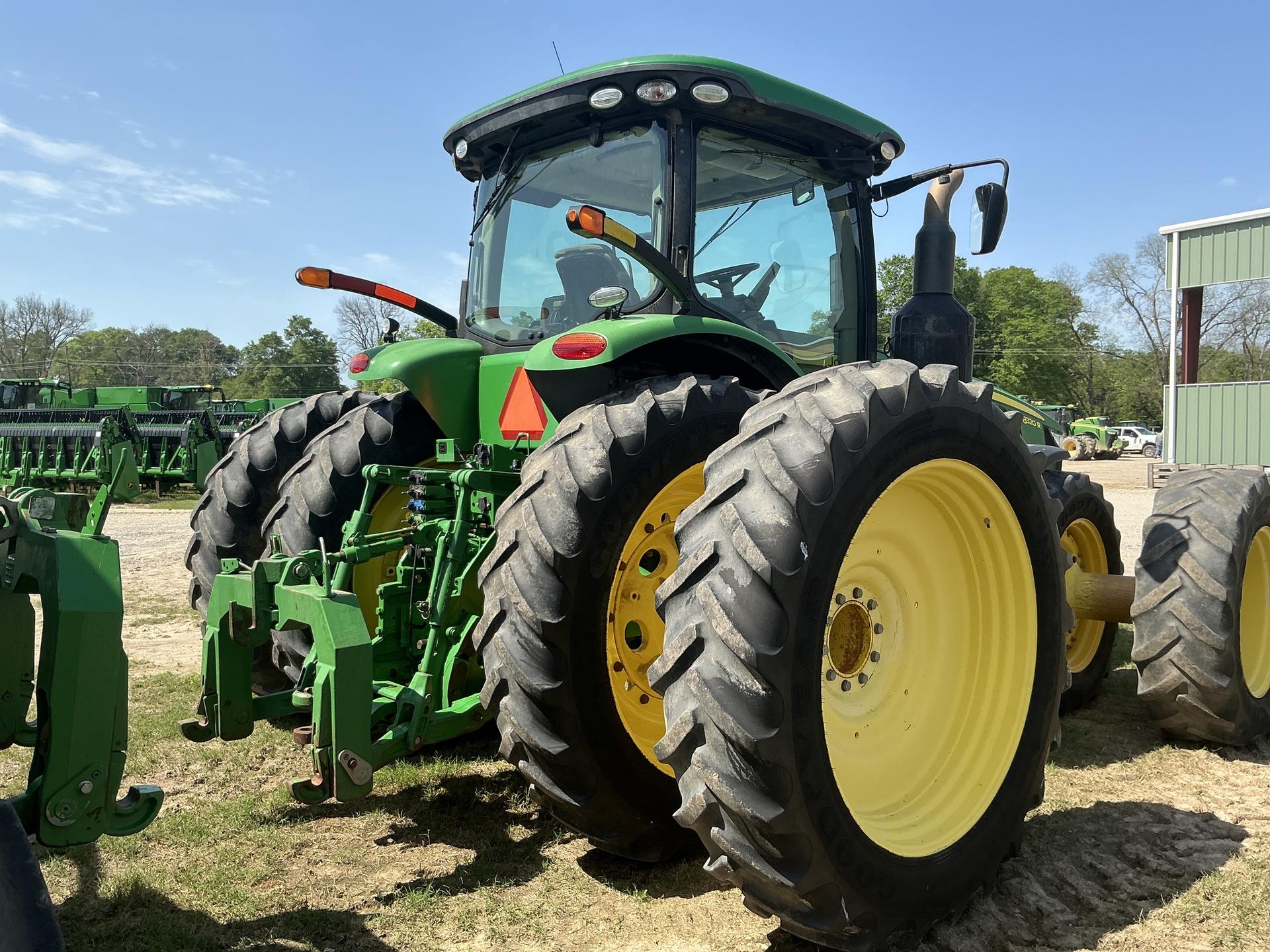 2015 John Deere 8320R Image
