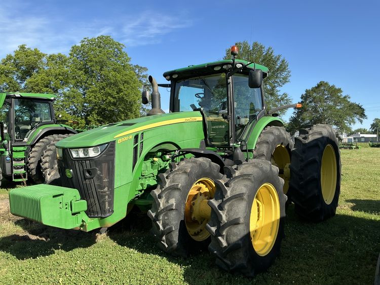 2015 John Deere 8320R